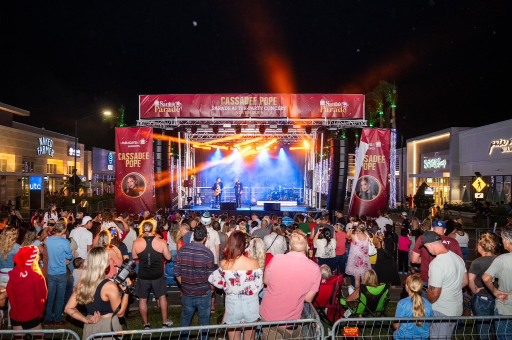 Casadee Pope at UTC Holiday Parade